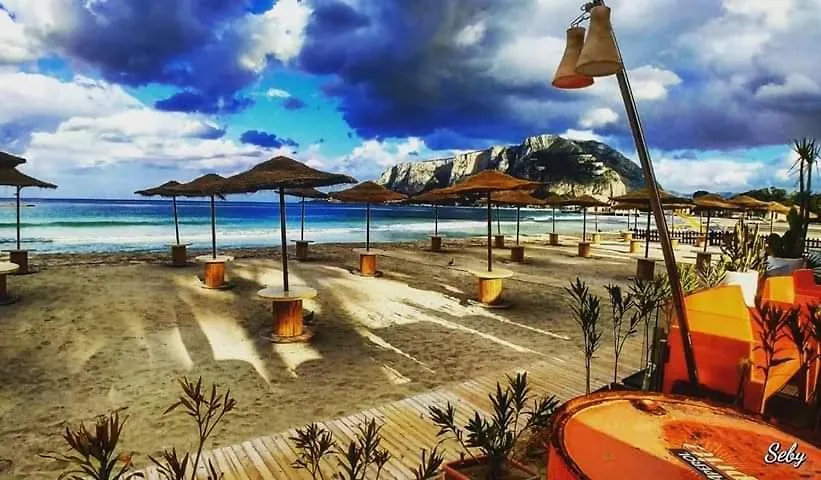 Centro Storico Low Cost Palermo 0*,  Italia