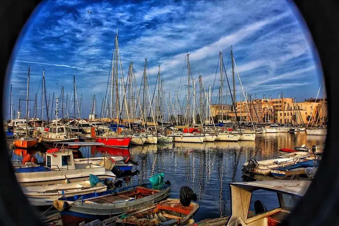 Centro Storico Low Cost Palermo 0*,